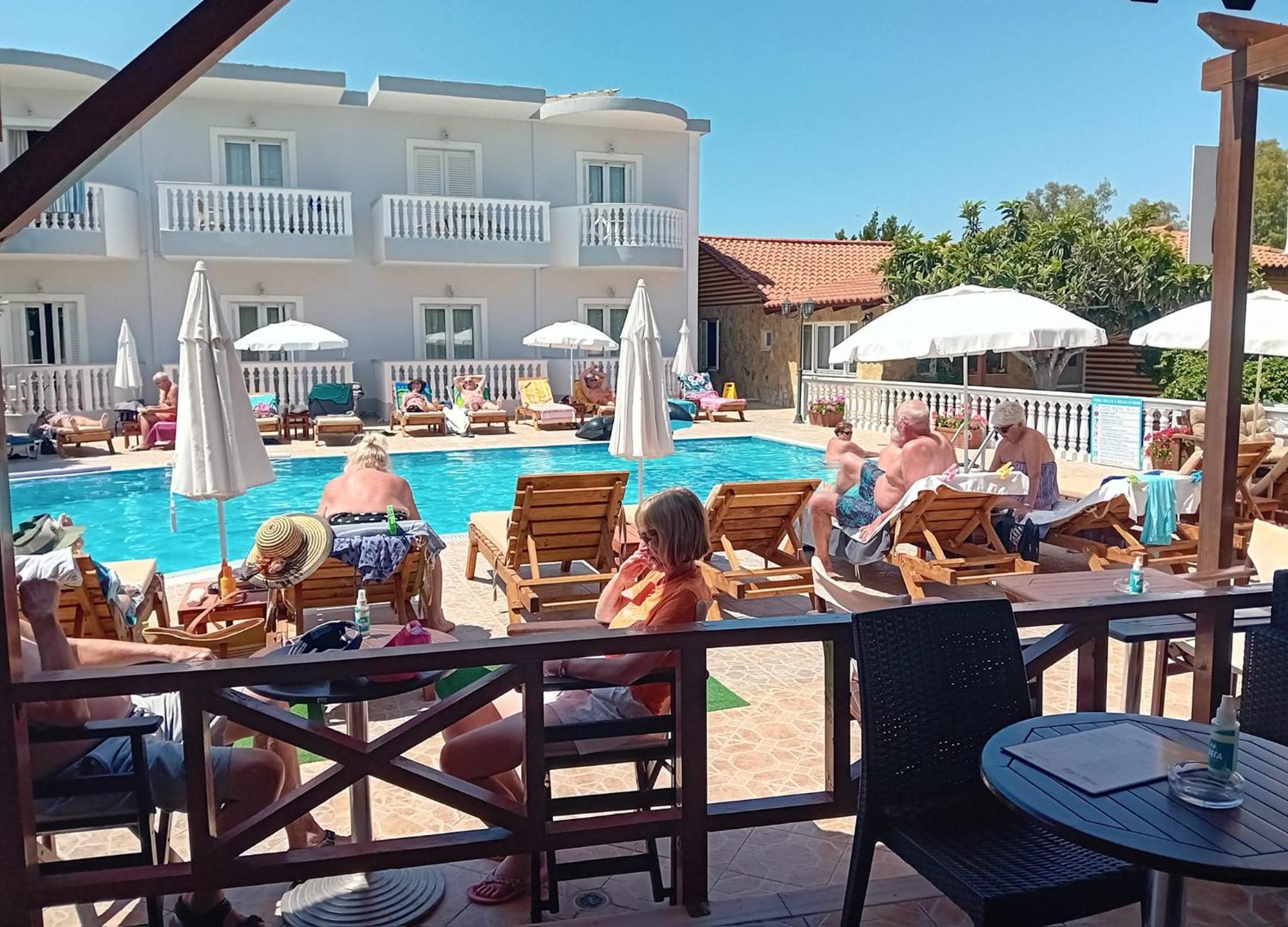 Hotel Daphne 3*